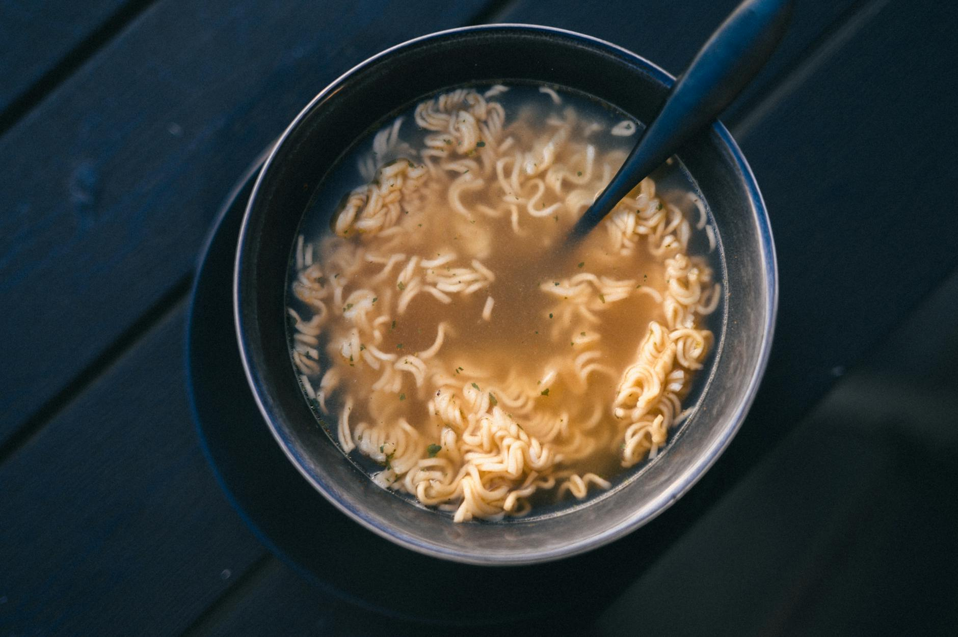 ramen broth cooking