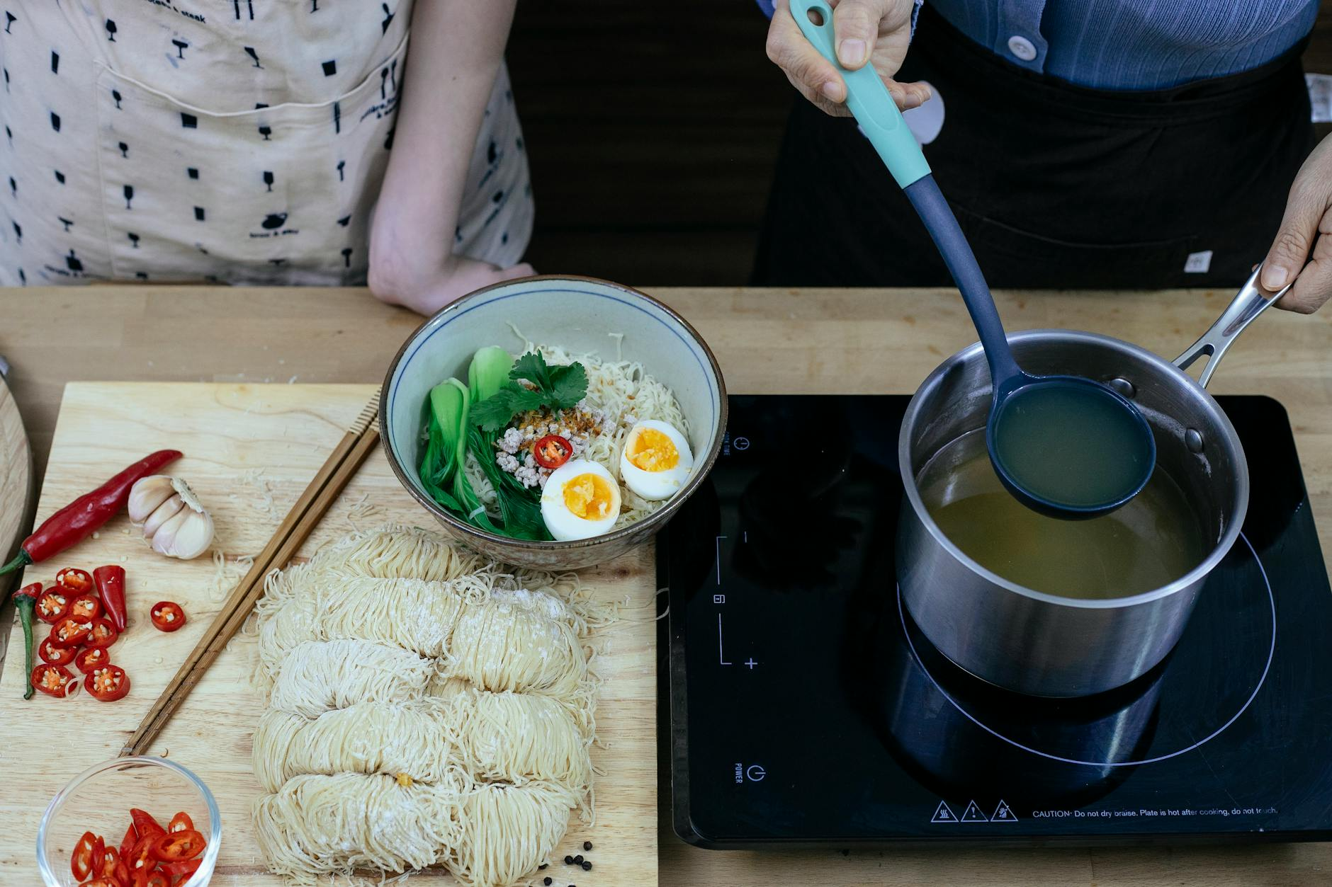 ramen broth cooking